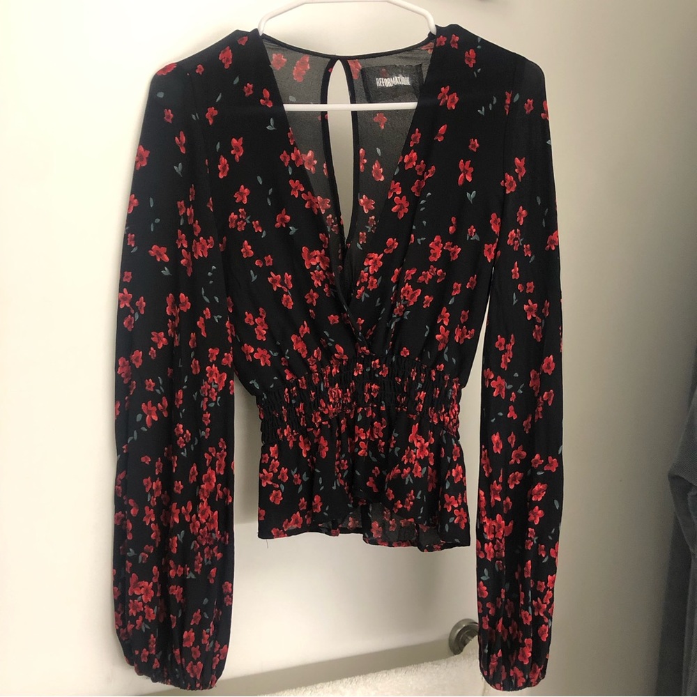 MOVING, MUST GO⚡️Reformation Floral Deep V Top